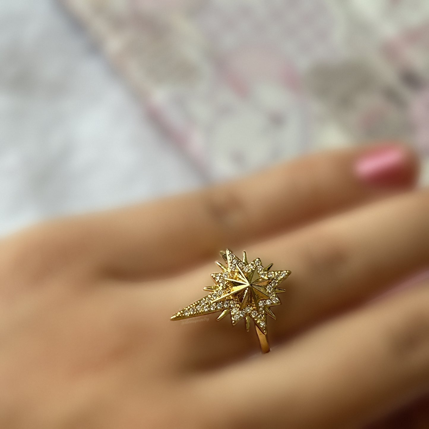 Elegant Star Ring