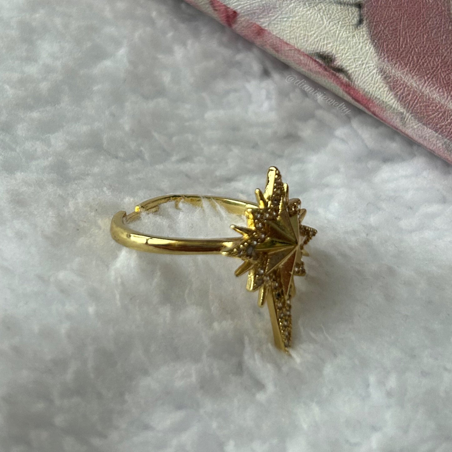 Elegant Star Ring